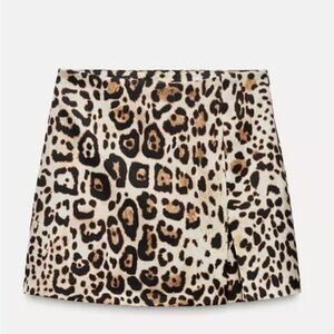 Zara ANIMAL PRINT SPLIT SKORT size large